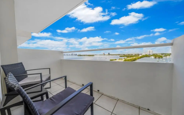 Waterfront One-Bedroom Apt