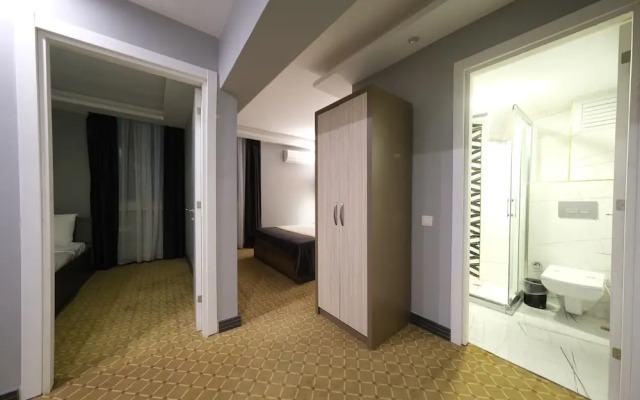Eniza Hotel