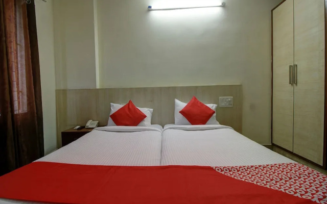 OYO 16662 Taj Residency