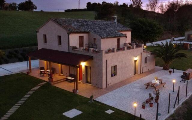 Casa Montefiore 13 Iris LT nella tranquilla campagna Marchigiana