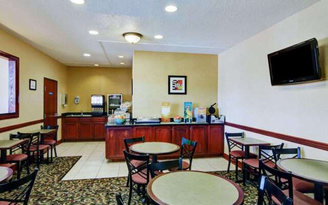 Quality Inn & Suites Wichita Falls I-44