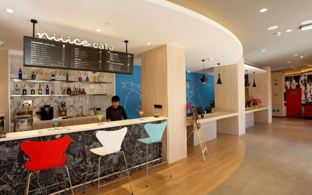 Ibis Kunming Beijing Rd