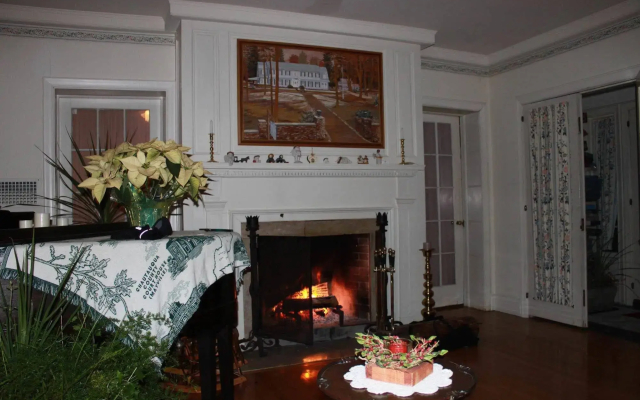 Maple Springs Lake Side Inn