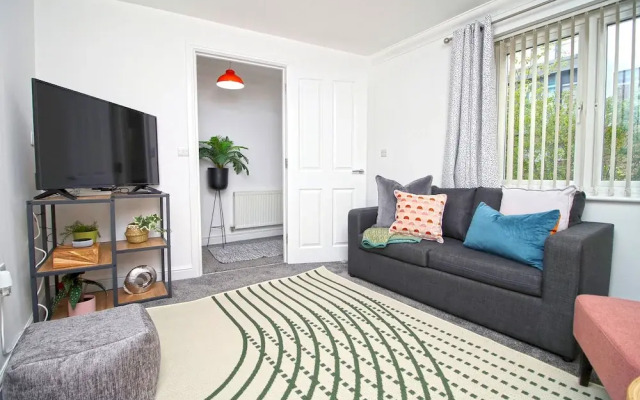 Isla House - Newport City Centre - Sleeps 7