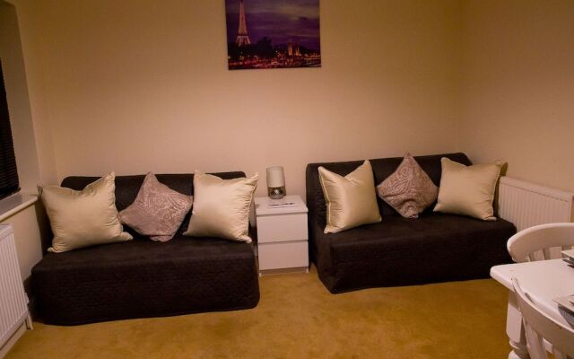Icon Hutton Apartment
