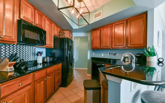 Silver Beach Towers 1003 West