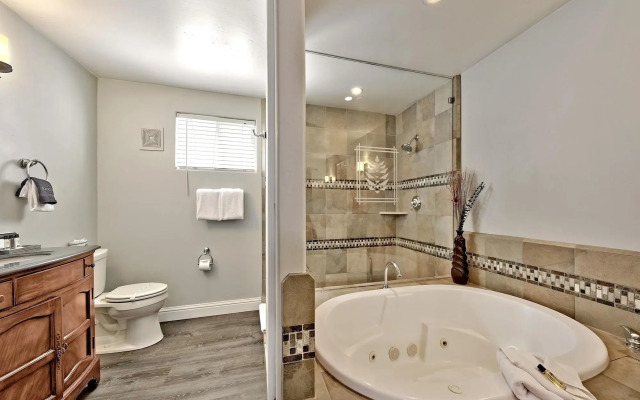 Secrets Inn Lake Tahoe