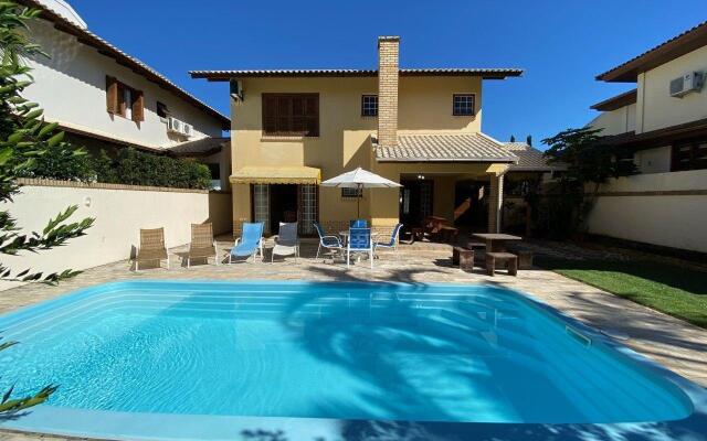 Casa 3 Dormitórios Jurere Internacional