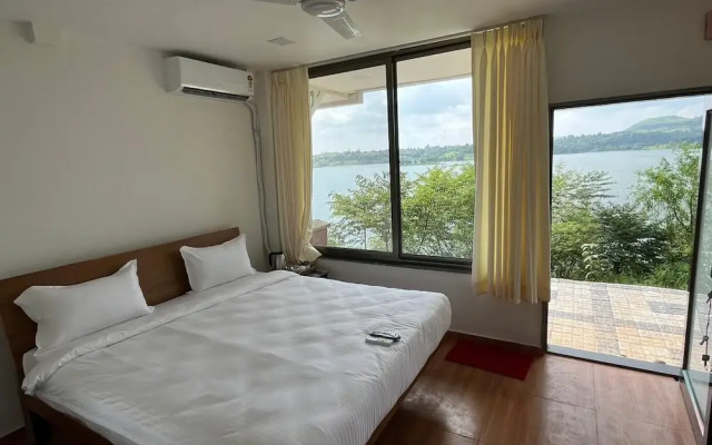 Shvas Island Resort