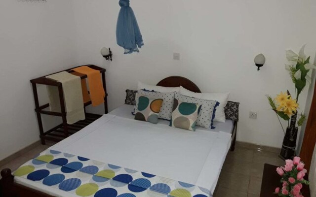 Yoho Sadewa Holiday Inn
