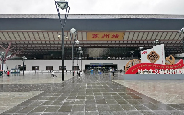 Railway Station Splendid Elegant Apartment
