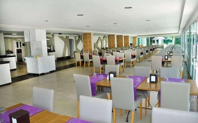 Grand Akca Hotel