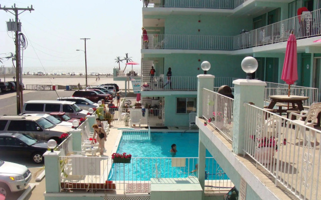 Four Winds Condo Motel