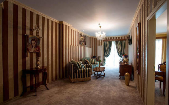 The Arlington Hotel