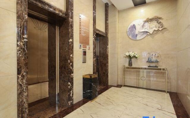 Vienna Classic Hotel (Weining Caohai Exhibition Center)