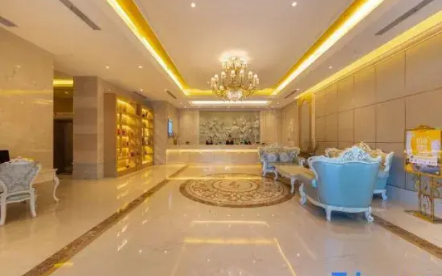 Vienna International Hotel (Kunming Huochezhan Xishan wandaguangchang dian)Dianchiludian)