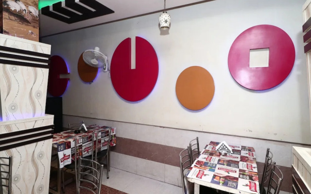 OYO 15794 Jatin Hotel
