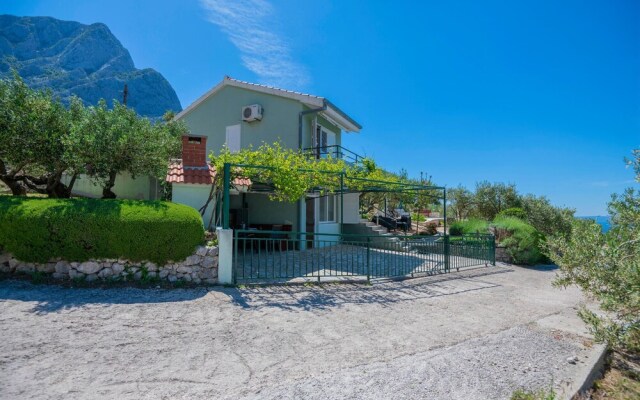 Stunning Home in Bast With Wifi and 1 Bedrooms