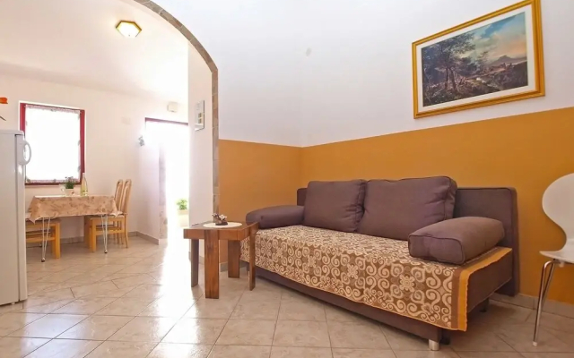 Apartment 893