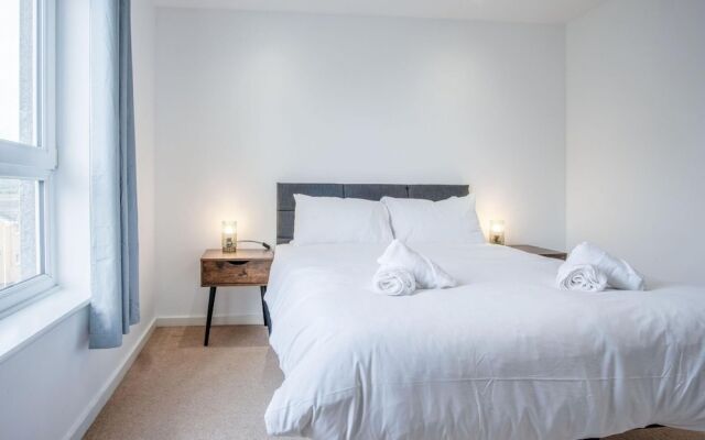 The Penthouse - 3 Bedroom Apartment - Llanelli