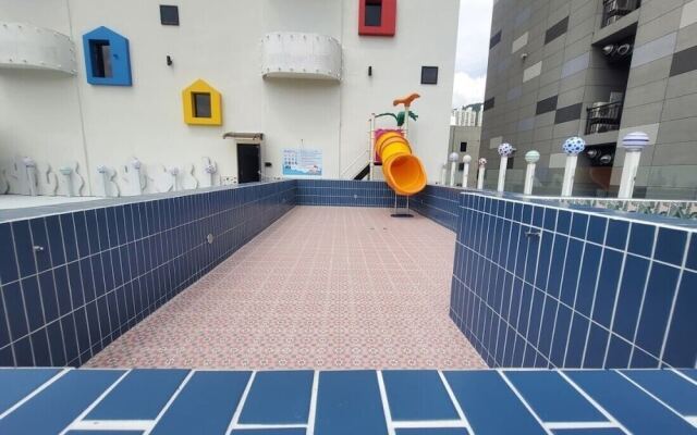 Almond Kids Hotel
