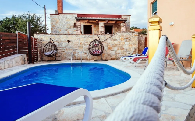 Holiday Home in Jasenice With Garden