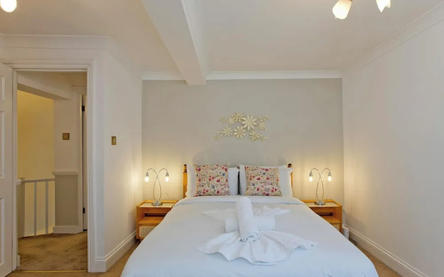 Imperial Horseferry Road Apartment