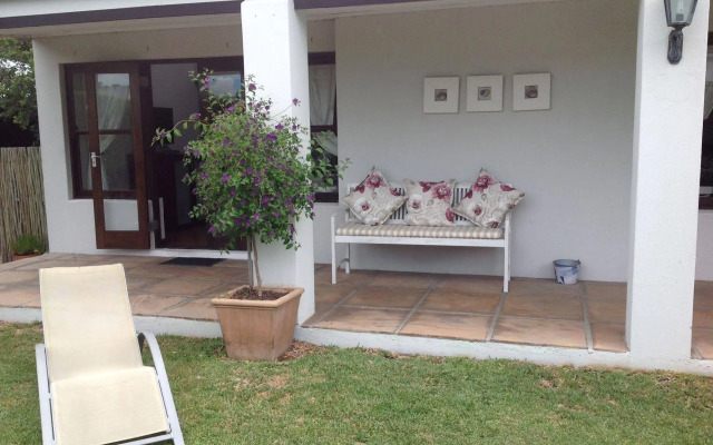 Sixteen Guest House on Main