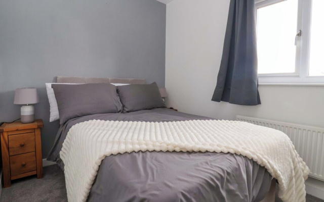 8 Wharfedale Mews