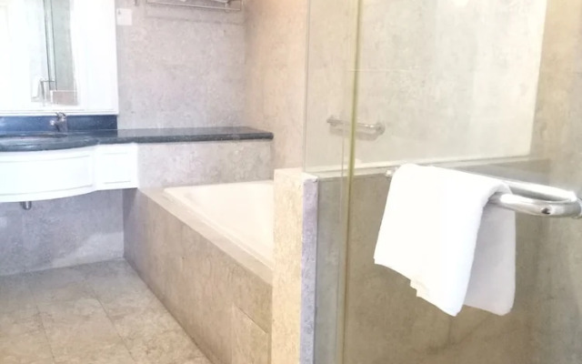 SM service suite Times Square