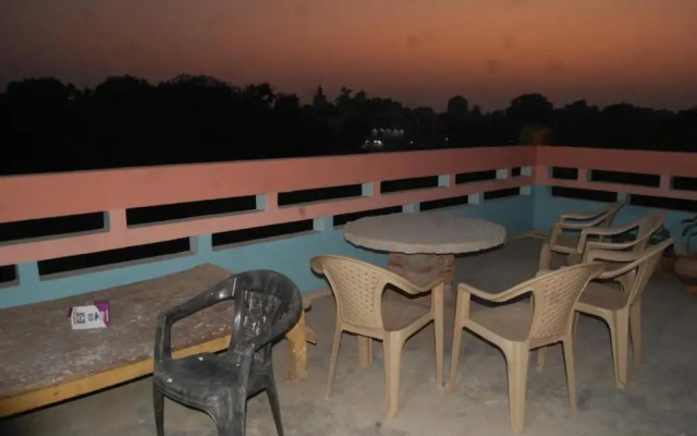 Goroomgo Mahamaya Guest House Varanasi