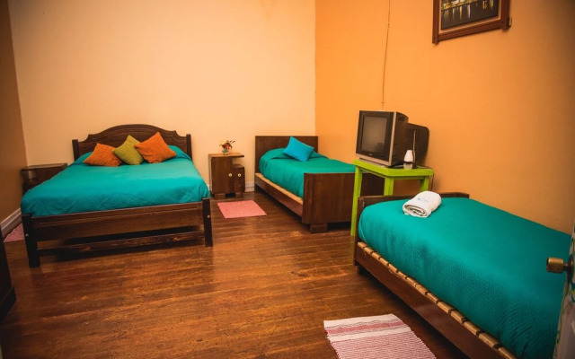 Kom Hostal - Hostel