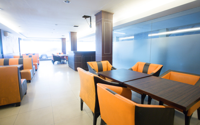 OYO 1724 Hotel Sembilan Sembilan
