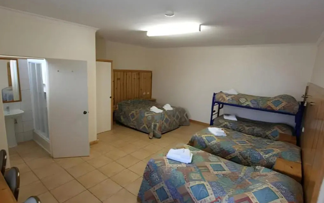 Lazy River Motor Inn