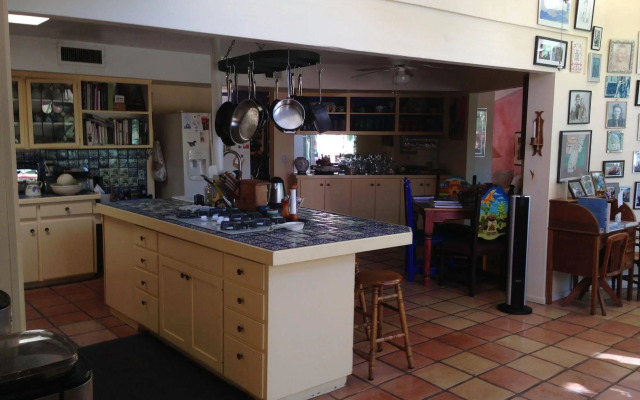 Azure Gate Bed And Breakfast