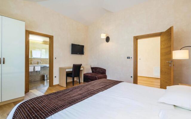 Beautiful Home in Turcic With Wifi and 4 Bedrooms