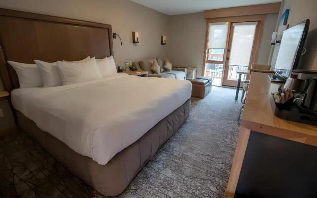 Moose Hotel And Suites