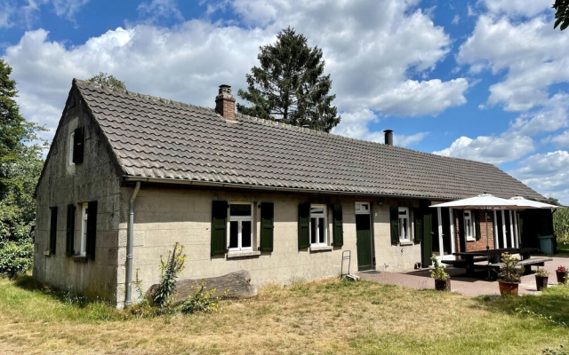 Spacious Farmhouse near Forest in Stramproy