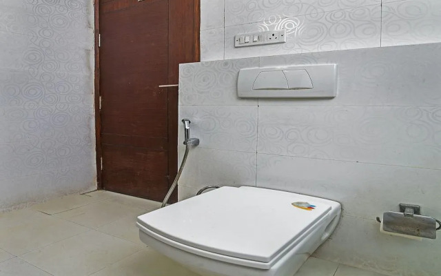 OYO 644 Hotel Haris Court