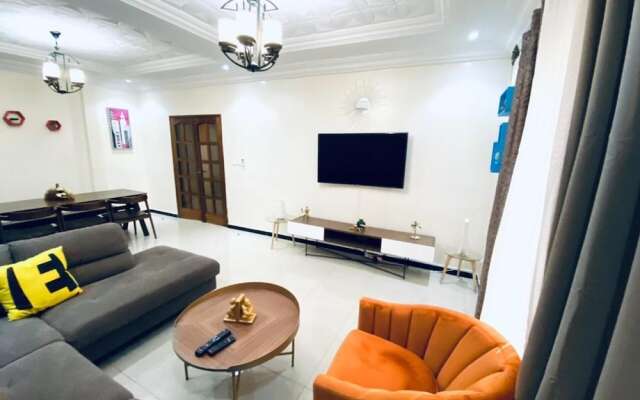 Mam Lovely 3-bed Apartment in Dakar-almadies