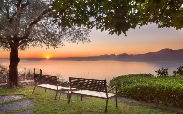 Villette Blue Panorama