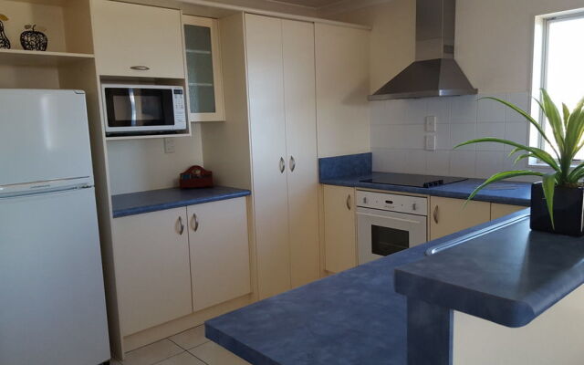 Breakwater Apartments