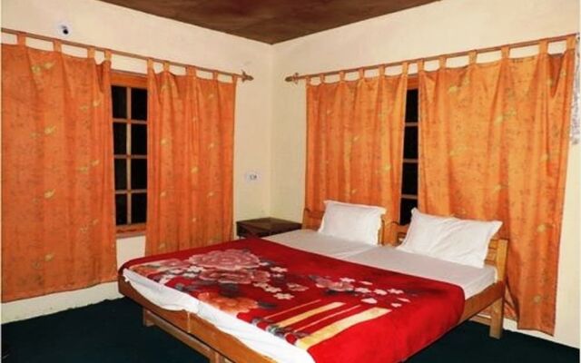 A O Guest House & Home Stay