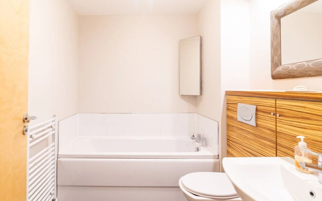 Luxury Riverview City Centre Apartment