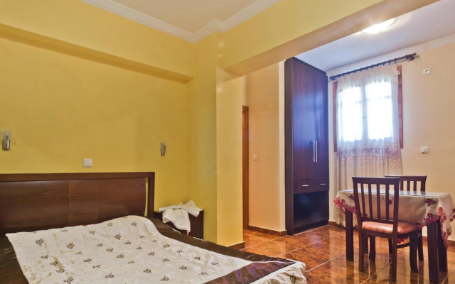 Montemar Studios & Apartments