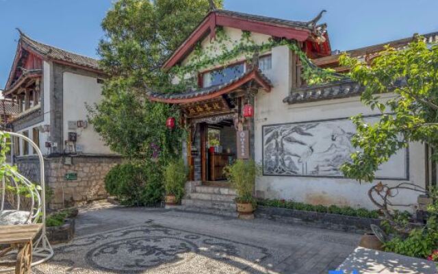 Lijiang Houfu Inn