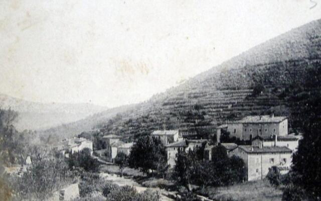 Le Mas Des Pots Rouges