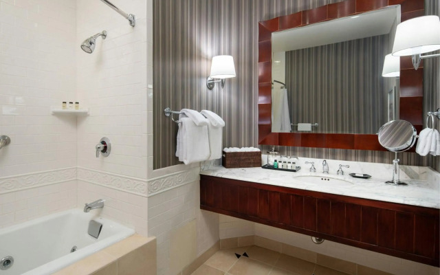 Sheraton Grand Sacramento Hotel