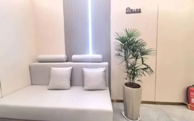 Youth Hotel (Beijing Temple of Heaven West Gate)