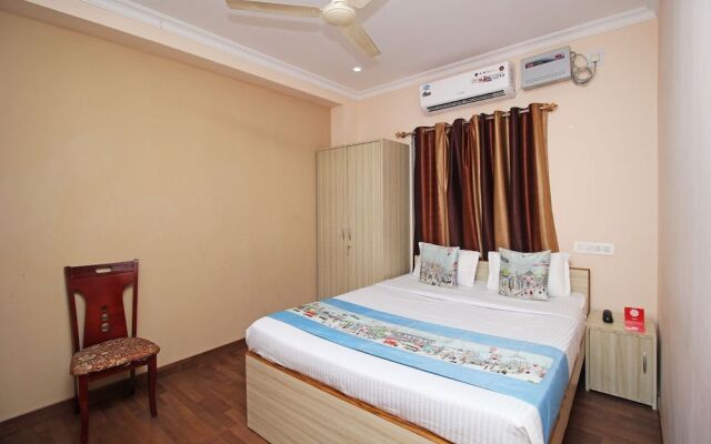 OYO Flagship 8414 Hotel Blue Moon